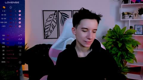 Snapshot of _rein_ramm chatting on January 31, 2025, 9:27 am Rein online show from January 31, 2025, 9:27 am