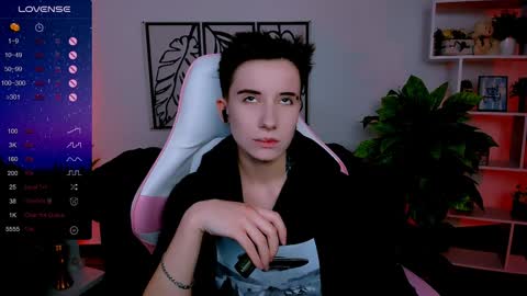 Snapshot of _rein_ramm chatting on February 3, 2025, 9:19 am Rein online show from February 3, 2025, 9:19 am