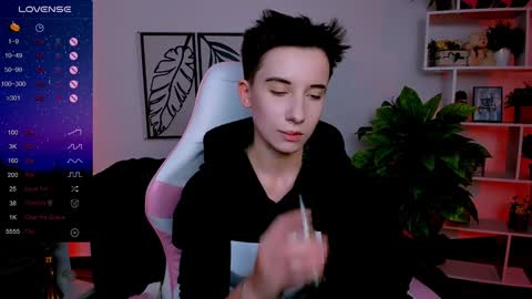 Snapshot of _rein_ramm chatting on February 3, 2025, 12:25 pm Rein online show from February 3, 2025, 12:25 pm