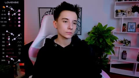 Snapshot of _rein_ramm chatting on February 5, 2025, 12:27 pm Rein online show from February 5, 2025, 12:27 pm