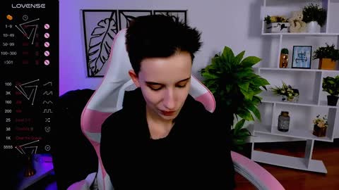 Snapshot of _rein_ramm chatting on February 6, 2025, 10:48 am Rein online show from February 6, 2025, 10:48 am