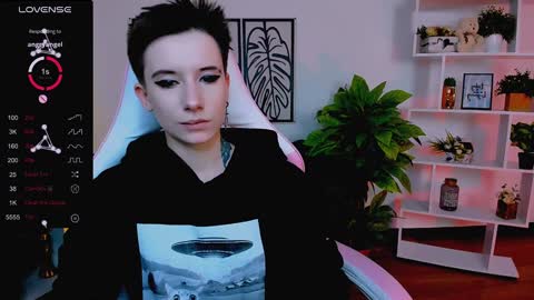 Snapshot of _rein_ramm chatting on February 8, 2025, 9:35 am Rein online show from February 8, 2025, 9:35 am