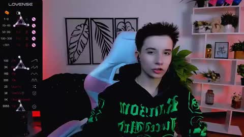 Snapshot of _rein_ramm chatting on February 12, 2025, 9:20 am Rein online show from February 12, 2025, 9:20 am