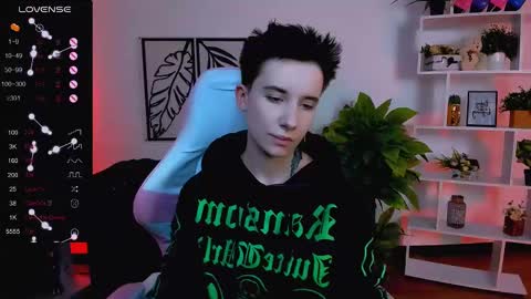 Snapshot of _rein_ramm chatting on February 12, 2025, 12:22 pm Rein online show from February 12, 2025, 12:22 pm