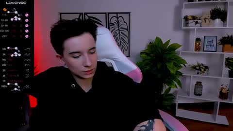 Snapshot of _rein_ramm chatting on February 14, 2025, 9:34 am Rein online show from February 14, 2025, 9:34 am