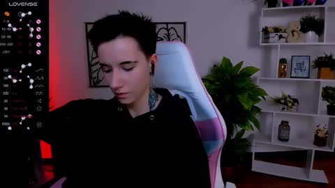 Snapshot of _rein_ramm chatting on February 14, 2025, 12:36 pm Rein online show from February 14, 2025, 12:36 pm