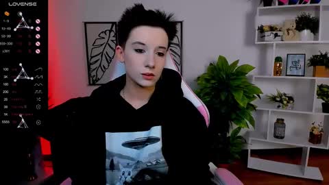 Snapshot of _rein_ramm chatting on February 18, 2025, 6:04 am Rein online show from February 18, 2025, 6:04 am