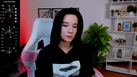 Snapshot of _rein_ramm chatting on February 18, 2025, 9:10 am Rein online show from February 18, 2025, 9:10 am