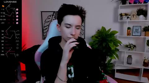 Snapshot of _rein_ramm chatting on February 19, 2025, 12:11 pm Rein online show from February 19, 2025, 12:11 pm