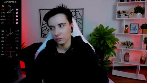 Snapshot of _rein_ramm chatting on February 24, 2025, 9:21 am Rein online show from February 24, 2025, 9:21 am