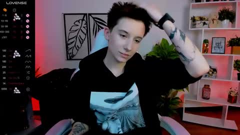 Snapshot of _rein_ramm chatting on February 25, 2025, 9:09 am Rein online show from February 25, 2025, 9:09 am