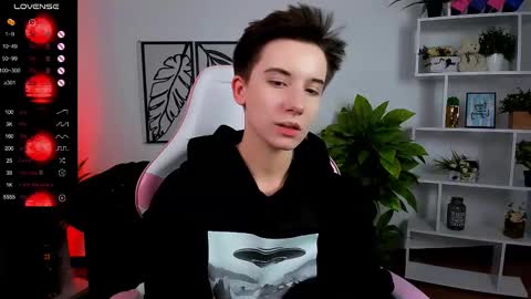 Snapshot of _rein_ramm chatting on March 4, 2025, 12:12 pm Rein online show from March 4, 2025, 12:12 pm