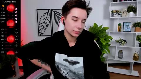 Snapshot of _rein_ramm chatting on March 5, 2025, 9:27 am Rein online show from March 5, 2025, 9:27 am