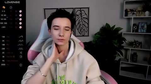 Snapshot of _rein_ramm chatting on March 10, 2025, 9:10 am Rein online show from March 10, 2025, 9:10 am