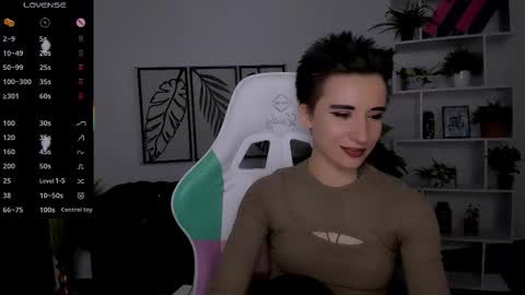 Snapshot of _rein_ramm chatting on October 7, 2025, 6:49 pm Rein online show from October 7, 2025, 6:49 pm