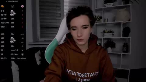 Snapshot of _rein_ramm chatting on October 13, 2025, 7:47 pm Rein online show from October 13, 2025, 7:47 pm