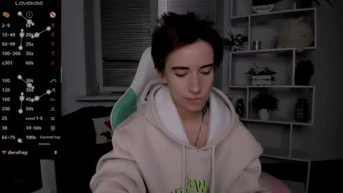 Snapshot of _rein_ramm chatting on October 14, 2025, 7:03 pm Rein online show from October 14, 2025, 7:03 pm