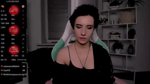 Snapshot of _rein_ramm chatting on October 22, 2025, 8:19 pm Rein online show from October 22, 2025, 8:19 pm