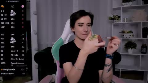 Snapshot of _rein_ramm chatting on November 4, 2025, 6:40 pm Rein online show from November 4, 2025, 6:40 pm