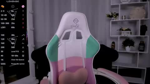 Snapshot of _rein_ramm chatting on November 6, 2025, 6:31 pm Rein online show from November 6, 2025, 6:31 pm