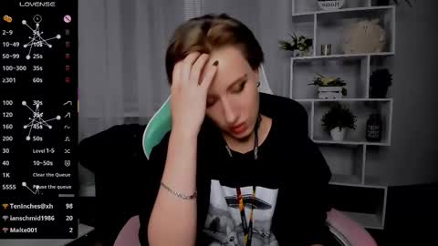 Snapshot of _rein_ramm chatting on November 20, 2025, 8:52 pm Rein online show from November 20, 2025, 8:52 pm