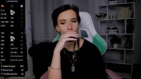 Snapshot of _rein_ramm chatting on November 28, 2025, 8:00 pm Rein online show from November 28, 2025, 8:00 pm