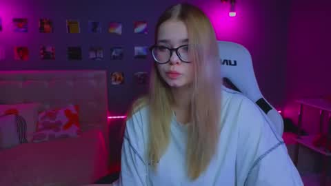 LISSAPVT IS OPEN online show from March 11, 2025, 12:54 am