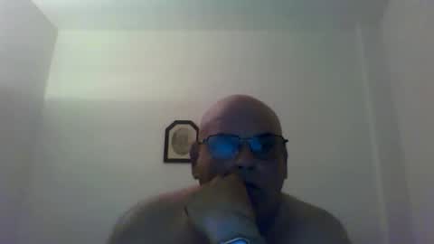 Snapshot of _reyi chatting on May 16, 2026, 11:31 am REY online show from May 16, 2026, 11:31 am
