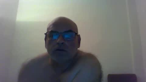 Snapshot of _reyi chatting on May 19, 2026, 8:04 pm REY online show from May 19, 2026, 8:04 pm