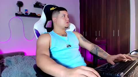 Roberto online show from March 8, 2025, 5:07 am