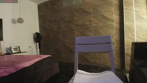 _rose_smith online show from June 5, 2026, 2:51 am