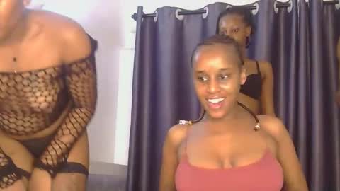 Roxxana online show from June 2, 2026, 6:32 pm