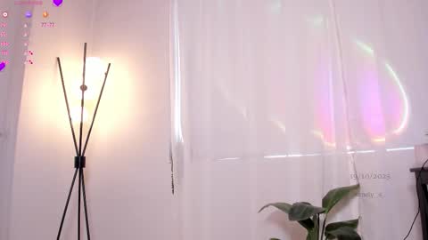 Sandyy online show from October 19, 2025, 10:43 pm