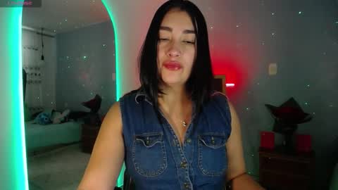  SantaLove  online show from September 16, 2025, 7:04 pm