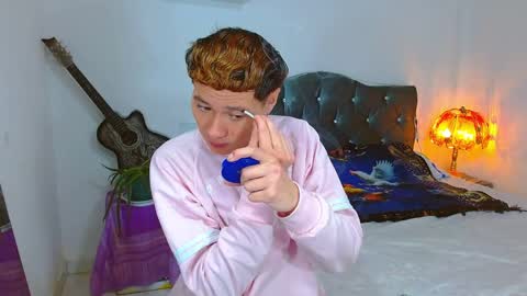 santi online show from April 20, 2026, 8:17 am