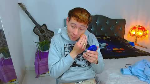 santi online show from April 23, 2026, 2:46 am