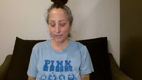 Sara Lynn online show from March 21, 2026, 5:01 am