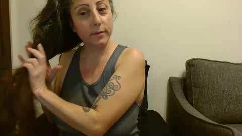 Sara Lynn online show from April 8, 2026, 12:32 am