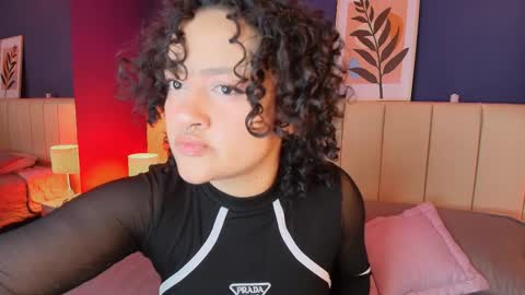 Sara online show from December 16, 2025, 3:00 am