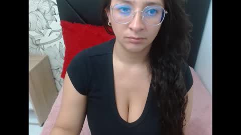 _saraximena_ online show from April 23, 2026, 6:58 am