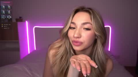 Kat online show from January 14, 2025, 9:30 pm