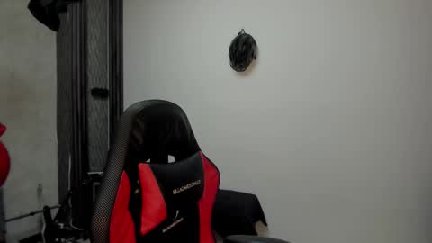 Snapshot of _selene_red chatting on February 3, 2026, 6:22 am Selene online show from February 3, 2026, 6:22 am