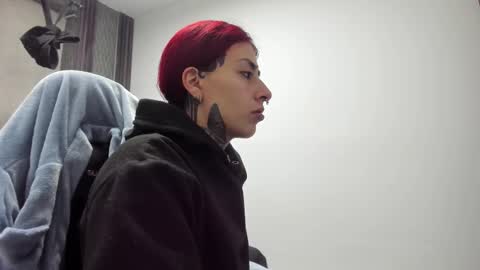 Snapshot of _selene_red chatting on February 6, 2026, 1:21 am Selene online show from February 6, 2026, 1:21 am