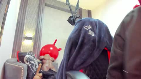 Snapshot of _selene_red chatting on February 16, 2026, 12:40 am Selene online show from February 16, 2026, 12:40 am