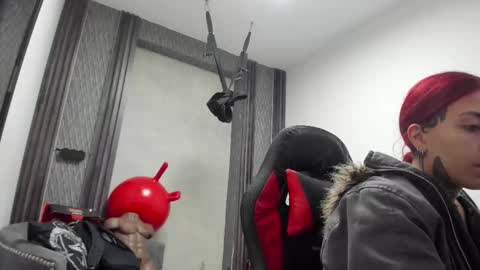 Snapshot of _selene_red chatting on February 17, 2026, 12:51 am Selene online show from February 17, 2026, 12:51 am