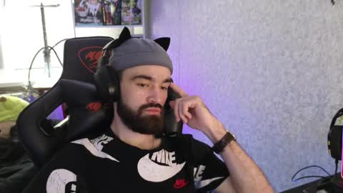 Ask me online show from November 2, 2025, 10:28 am