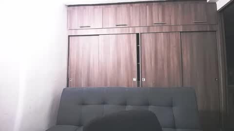 Juan Pablo-independent model online show from September 14, 2025, 11:37 pm