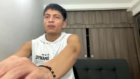 Juan Pablo-independent model online show from March 8, 2026, 10:35 pm