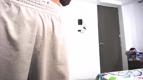 Juan Pablo-independent model online show from April 20, 2026, 9:05 pm