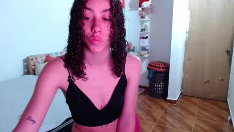 _shanellxxx online show from May 5, 2026, 10:07 pm